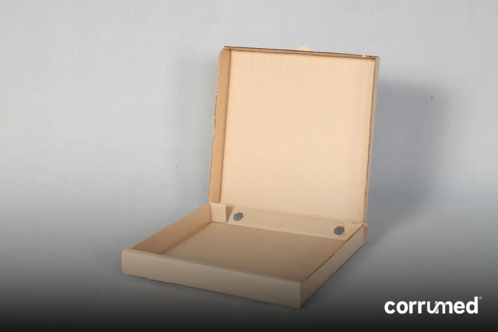 Caja de cartón para pizza como empaque seguro para alimentos.